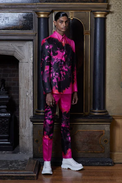 Look 15